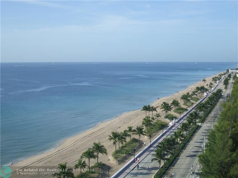 The fabulous beaches of Fort Lauderdale await you.