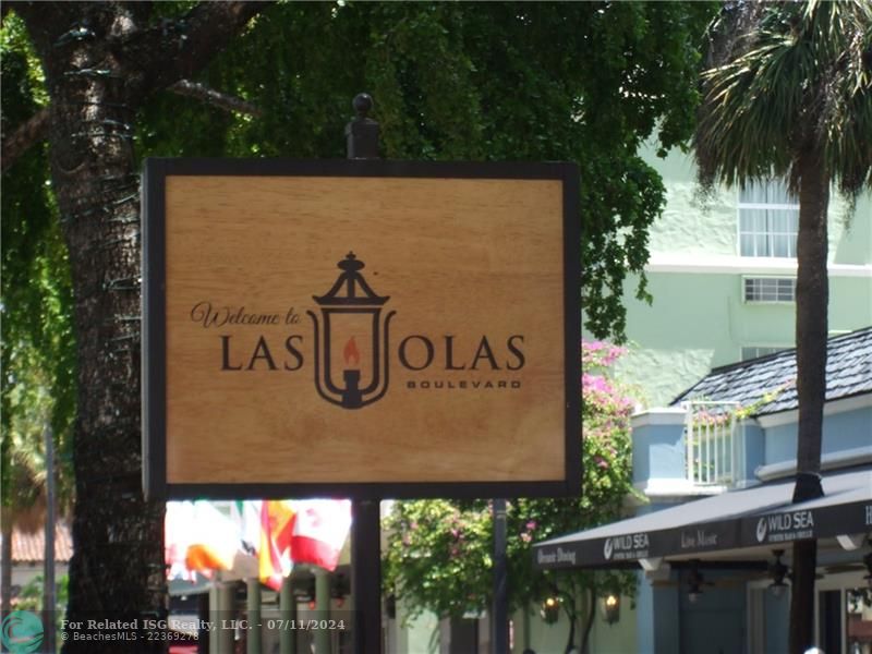 Famed Las Olas Boulevard with all the upscale restaurants and boutique shops is nearby.