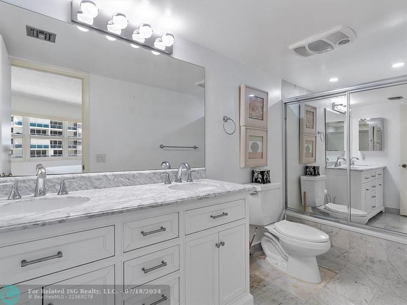 BEAUTIFUL MASTER BATHROOM