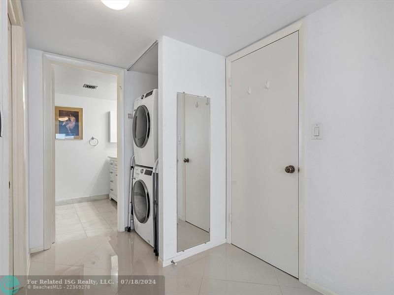 WASHER/DRYER IN UNIT