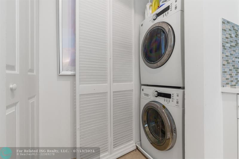 Washer & Dryer in Unit