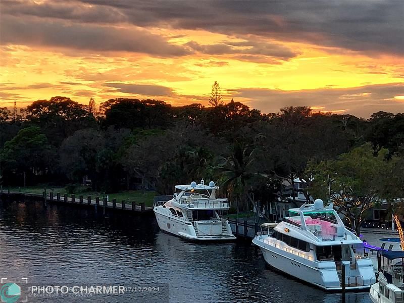 River Reach is a gorgeous, gated waterfront community located in the very desirable downtown Fort Lauderdale neighborhood of Tarpon River.