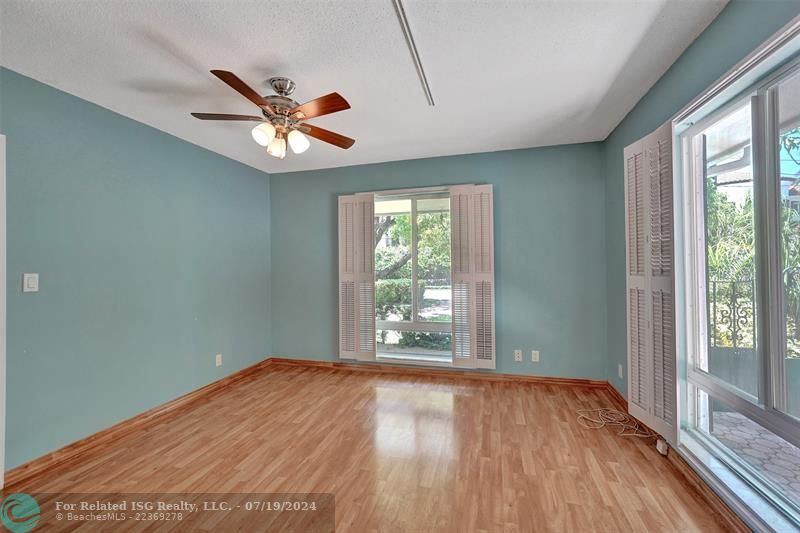 Spacious family kitchen for entertaining!