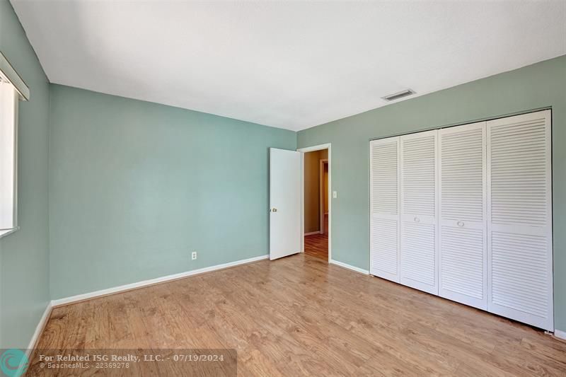 Spacious family kitchen for entertaining!