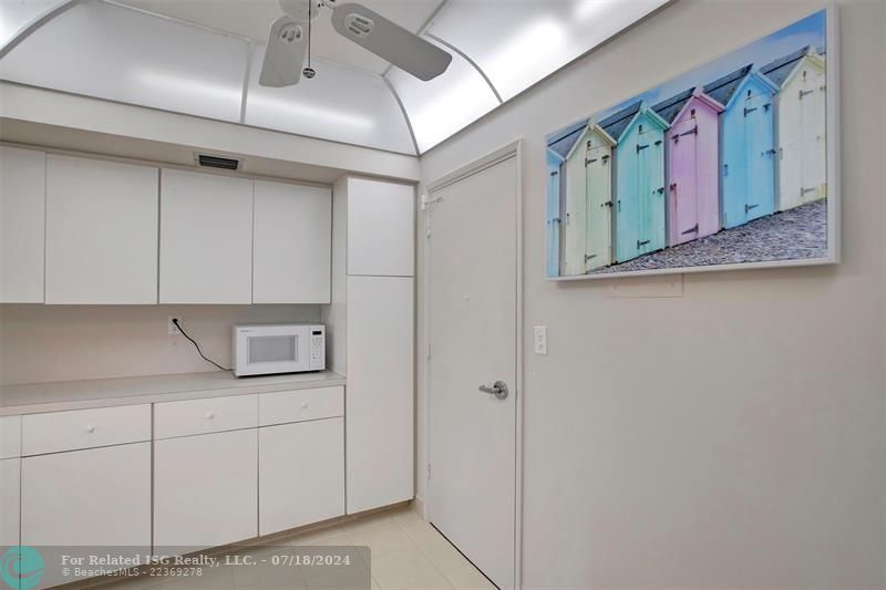 Ceiling fan in kitchen