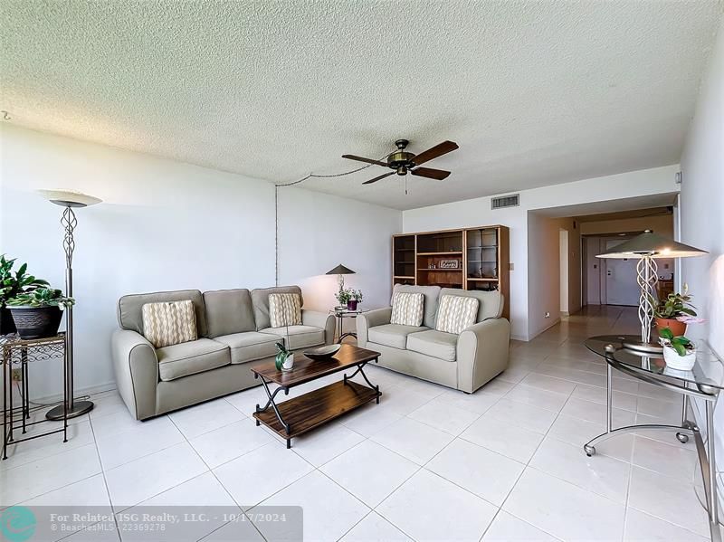 Family room with ceiling fan