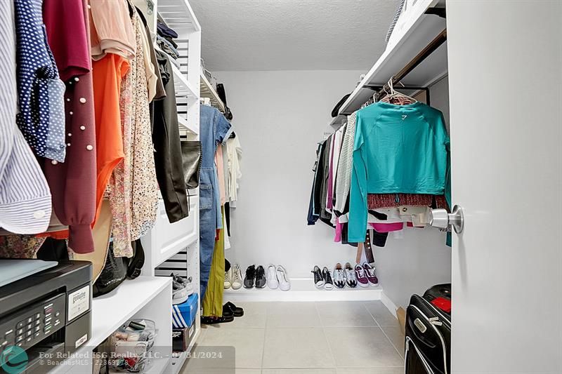 Walk-in Closet