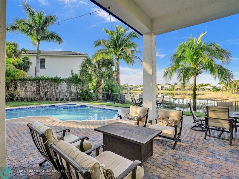 Pool/Backyard