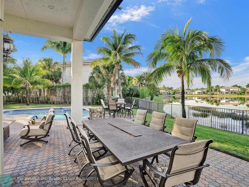 Pool/Backyard