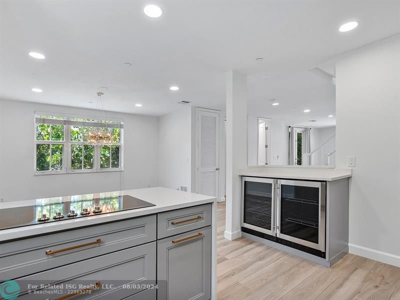 Kitchen with beverage entertainment area