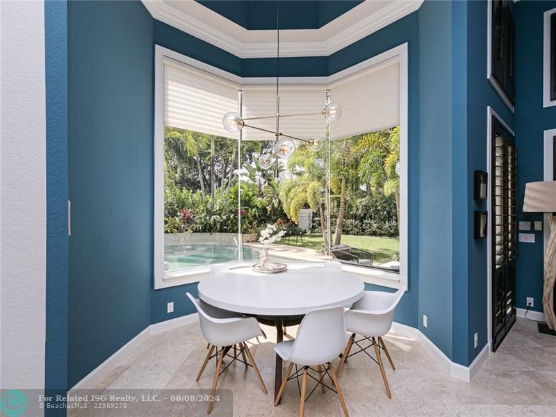 BREAKFAST NOOK OWNER WILL CONSIDER PAINTING BLUE TO WHITE/GRAY