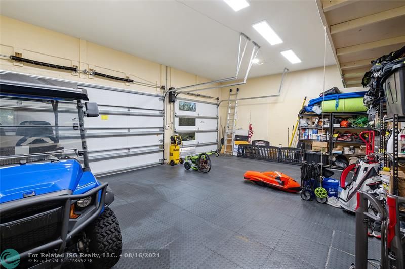 3-Car Garage with Interlock Floor