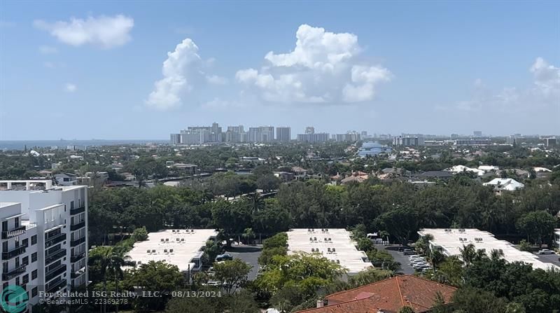 Direct Intracostal & Ocean VIEWS from bedrooms, Living & Dinning Rooms.