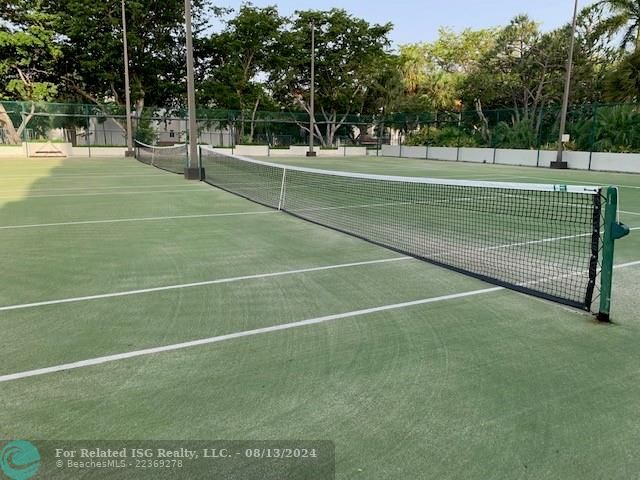 2 Tennis Courts