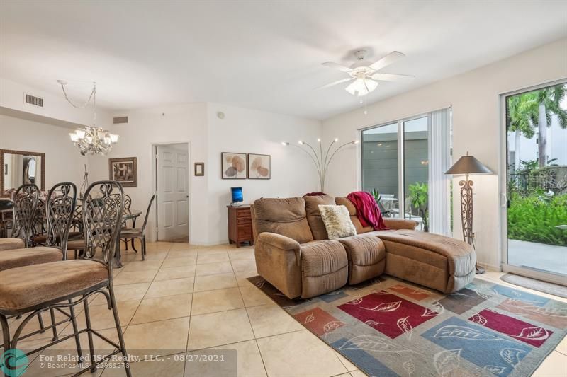 Living/dining room