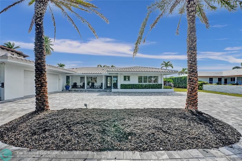 Front driveway & motor court with 2-bay garage