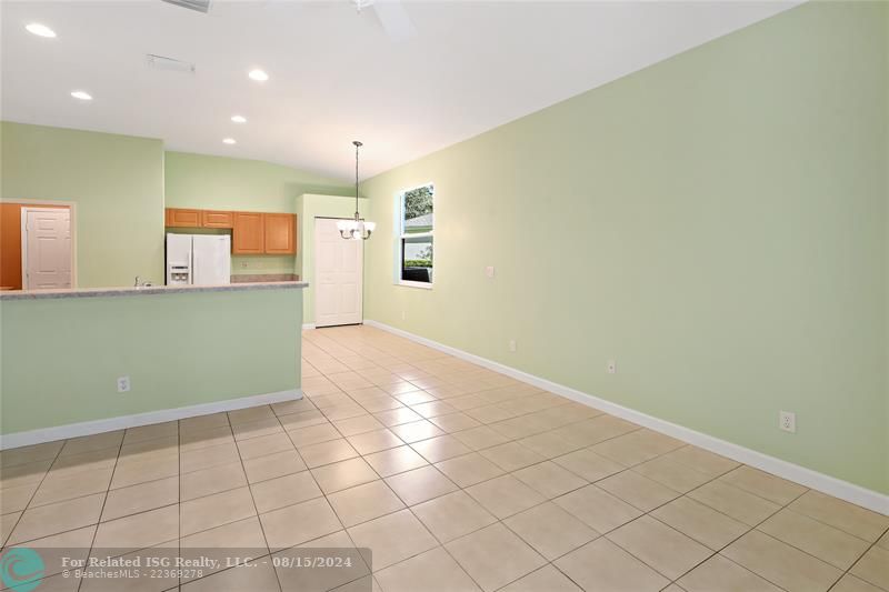 Peninsula Bar in Kitchen Breakfast area and Pantry. Huge great room