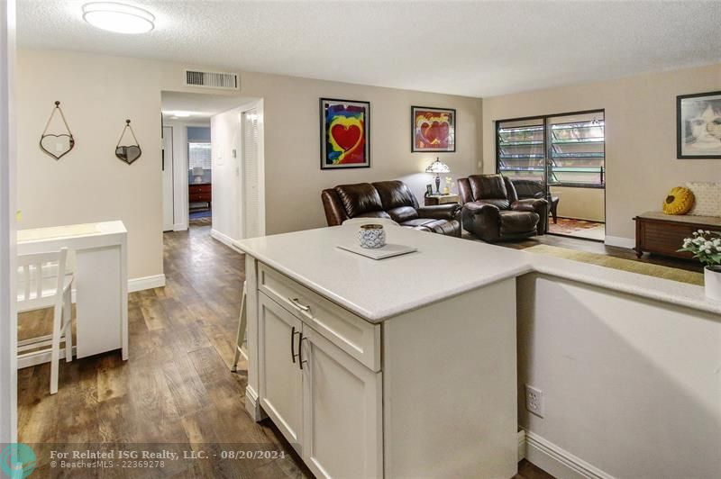 Cabinets with plenty of room and pull out shelves