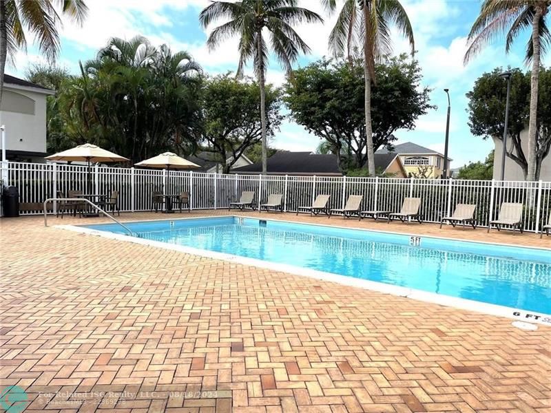 Doral Lakes private community pool