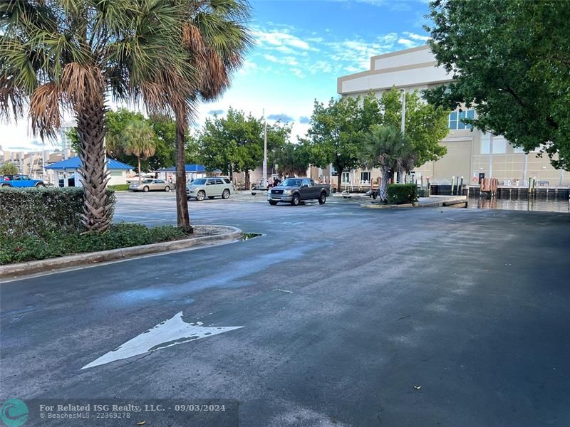 Public Boat Ramp at SE 15th St