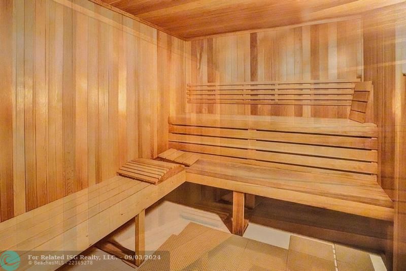 with Steamroom and Sauna