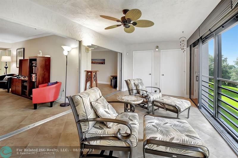 Convertible Patio (Open air or A/C with Laundry Room and Wet Bar! Open to Living Room and Master Bedroom Areas!