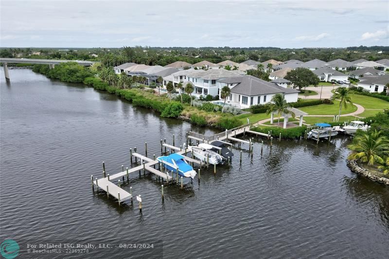 Community +private docks