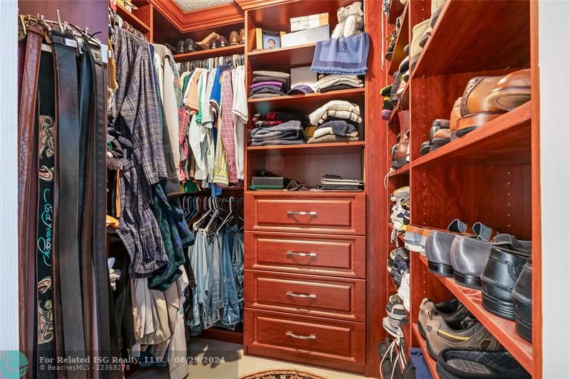 Walk in closet