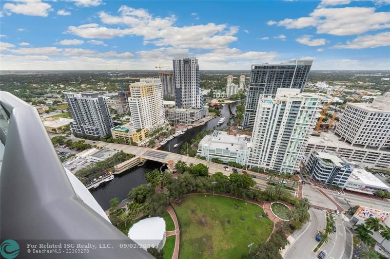 Beautiful vistas of the river, city & more off main balcony!