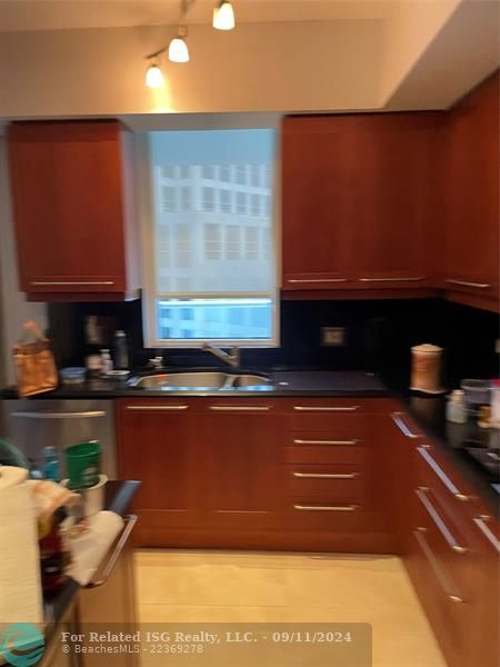 Snaidero Kitchen Cabinets w/Rare Kitchen Sink Impact Window View of the River and City