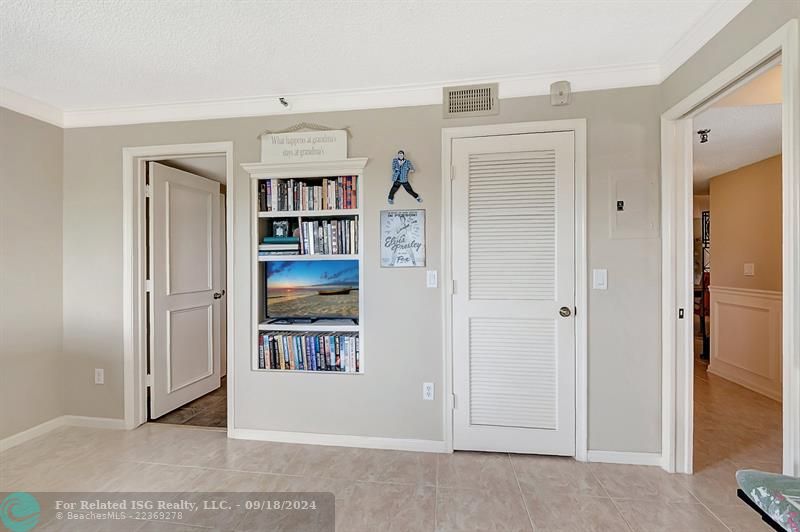 2nd En-Suite Master Bedroom! Light and Bright! With Built-In Book Shelves and TV Area! Crown Moulding! Walk -In Closet!