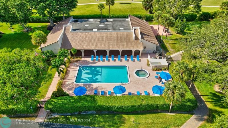 Heated Pool and Jacuzzi #1 with Wifi! Clubhouse