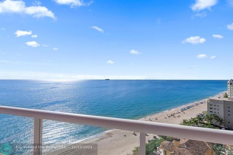 Living Room Balcony Direct Ocean & Southeast View