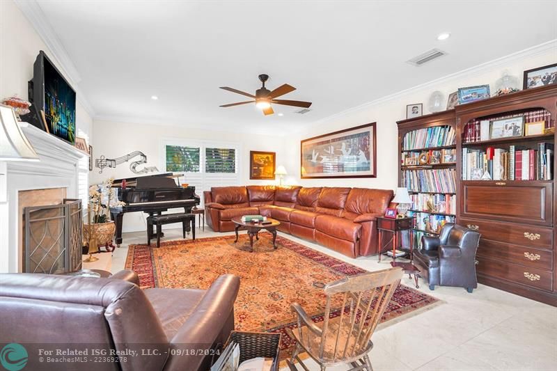 FAMILY ROOM WITH WORKING GAS FIREPLACE