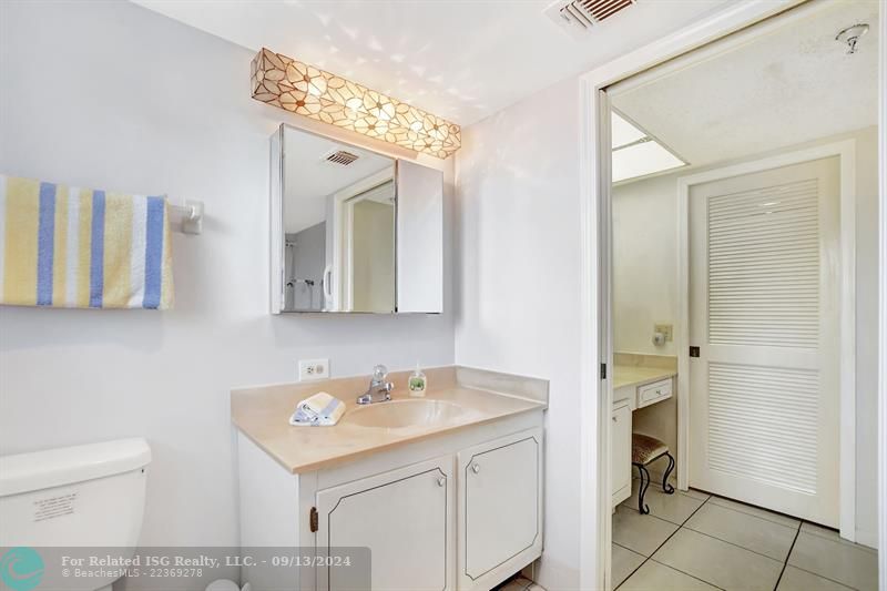 1 of 2 Master Bath / Tub & Shower Combo!