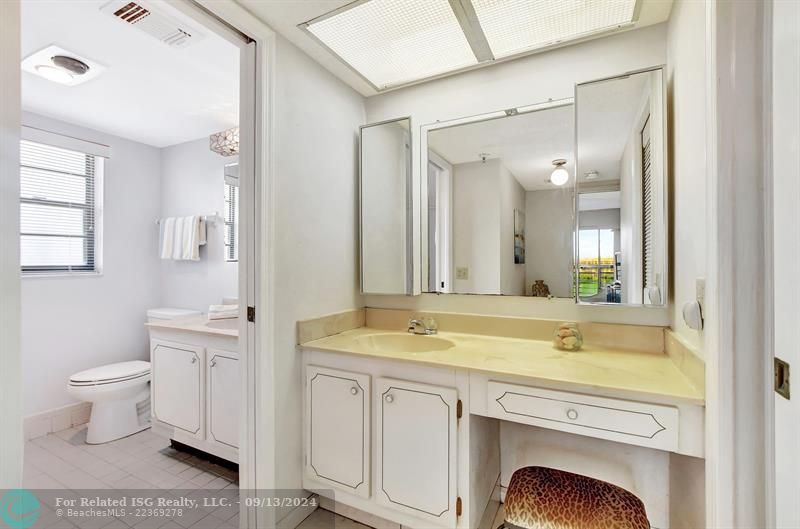 1 of 2 Master Bath / Tub & Shower Combo!