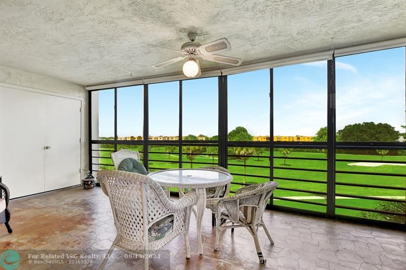 Convertible Patio with Amazing Views!