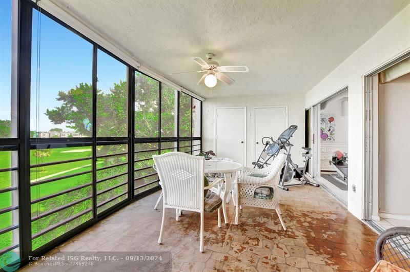 Convertible Patio with Amazing Views!