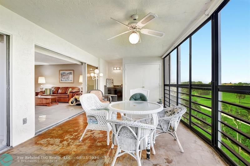 Bar and Laundry Room in Convertable Patio Area!