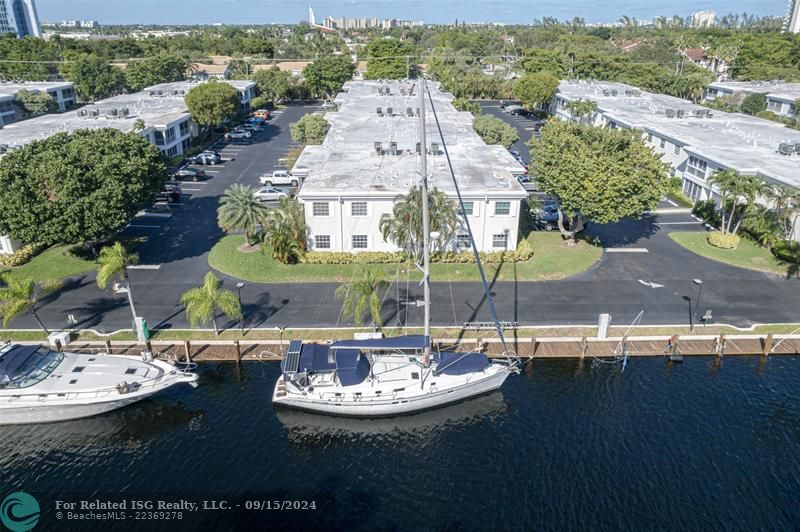 A heated pool on the ICW. Watch the boats go by