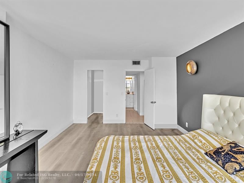 BEDROOM WITH LARGE WALK-IN CLOSET