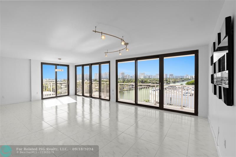 Family/Dining Room Combination