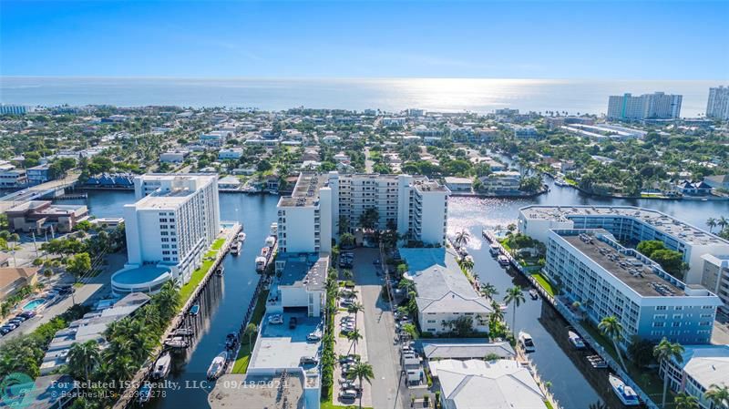 Dockage on the North and South Sides of the Building. Proximity to the Atlantic Ocean