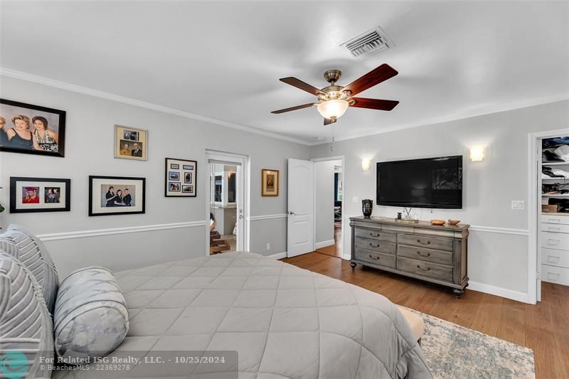 It's so nice to have plenty of space in the Main Bedroom, and to have a door leading to the screened porch and pool when the inspiration strikes!