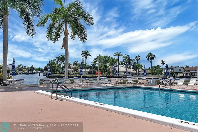 30 x 60 Pool Overlooking the Intracoastal