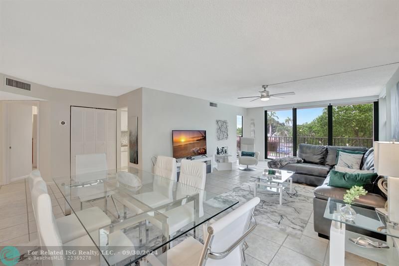 Open Plan Living Dining Area with blinds open RR1101-209 Â©MWPA2024