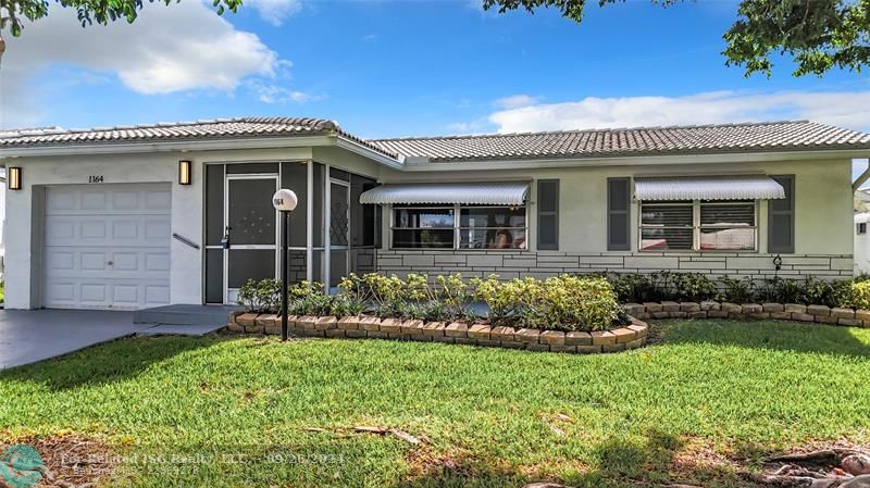 LAUDERDALE WEST-SCREENED ENTRY, FRONT PORCH