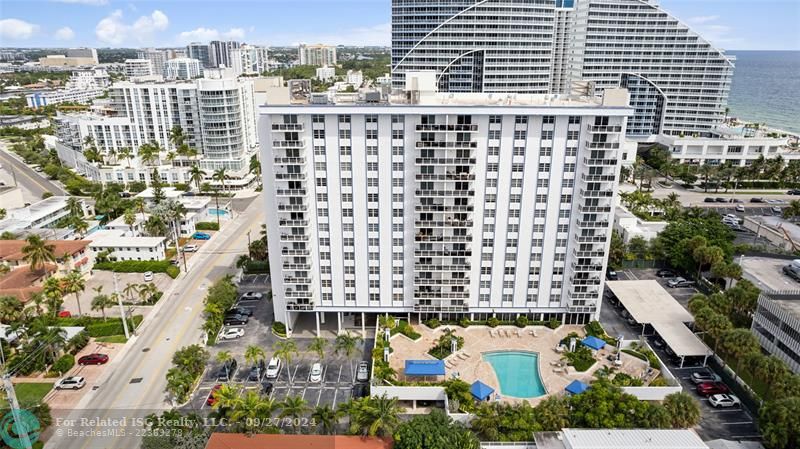 Enjoy close proximity to the Atlantic Ocean,  Intracoastal Waterways, shopping and dinning on A1A and Las Olas Blvd.