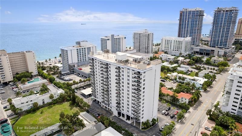 Enjoy close proximity to the Atlantic Ocean,  Intracoastal Waterways, shopping and dinning on A1A and Las Olas Blvd.