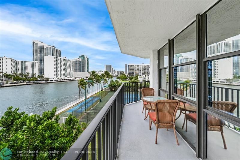 Intracoastal Front Pool/Sundeck/Fitness & Clubhouse